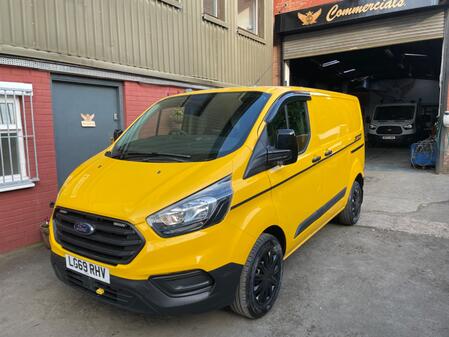 FORD TRANSIT CUSTOM 2.0 340 EcoBlue Leader